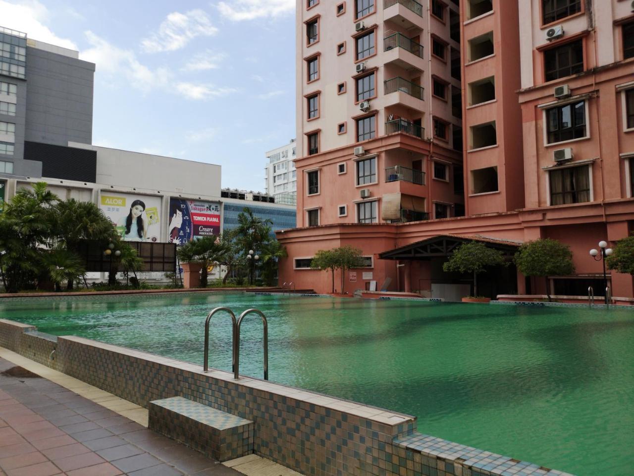 Marina Court Luxury Penthouse Kota Kinabalu Exterior foto