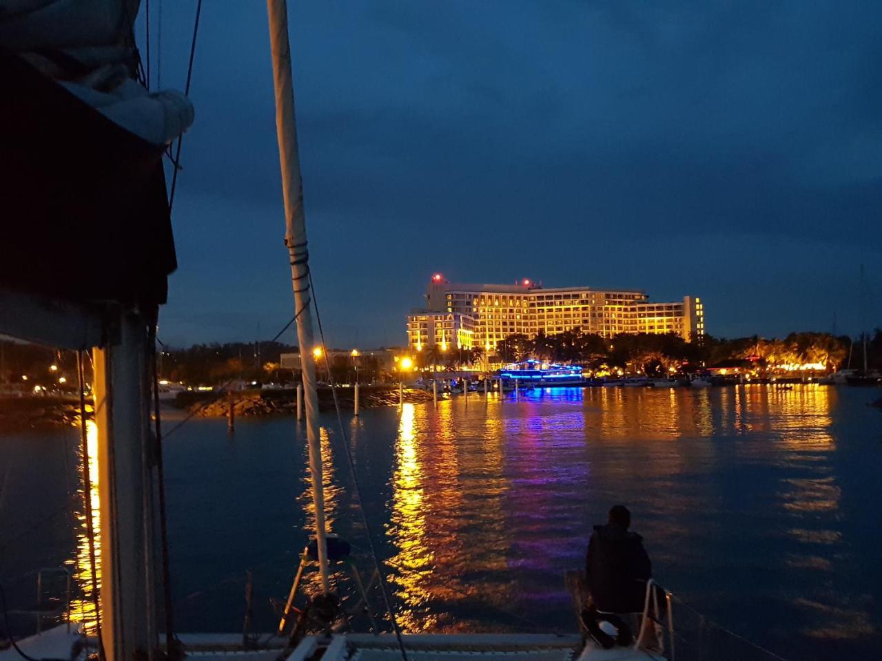 Marina Court Luxury Penthouse Kota Kinabalu Exterior foto